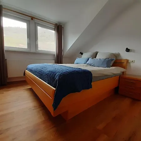 App 4 Pers 2 Schlafzimmer Mit Eigenen Badezimmer 2 Balkonen Alle Mit Moselblick Apartment Ediger-Eller