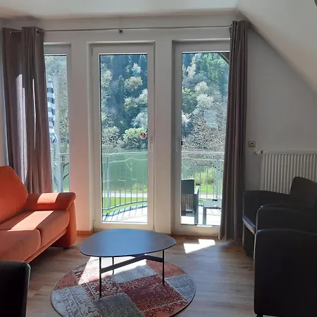 App 4 Pers 2 Schlafzimmer Mit Eigenen Badezimmer 2 Balkonen Alle Mit Moselblick Apartment Ediger-Eller